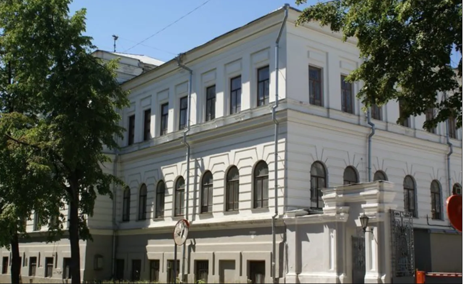 Главное здание КГМУ